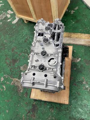 4 Cylinder Gasoline Engine Long Block, Bare Engine Assembly with Cylinder Head for Car Engine Replacement & Rebuild
